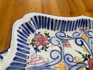 Bandeja cerámica decorada con flores