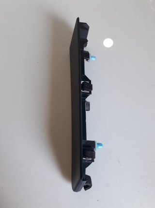 EMBELLECEDOR VENTANILLA DER - NISSAN NV200.