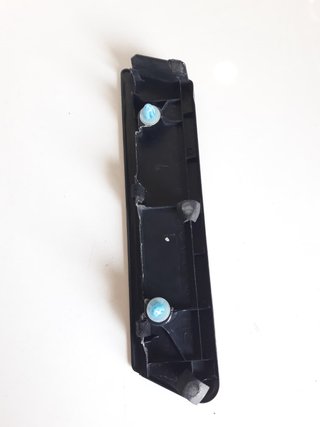 EMBELLECEDOR VENTANILLA DER - NISSAN NV200.