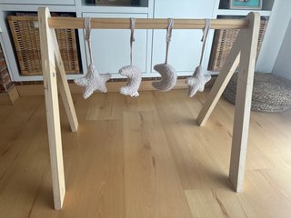 Gimnasio de madera para bebé