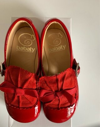 Zapatos rojos charol lazo bebé