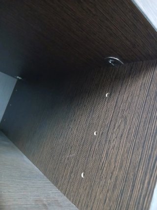 Armario de madera marrón