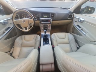 Volvo V60 2016 2.0D3 150CV 6VELOCIDADES