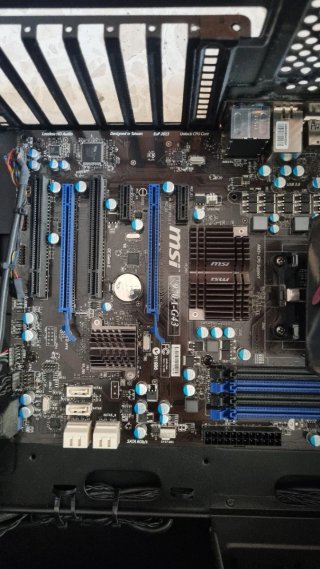 Torre Cooler Master con Placa Base y Procesador