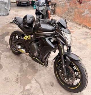 Kawasaki Er6n 2012 Negra y Dorada