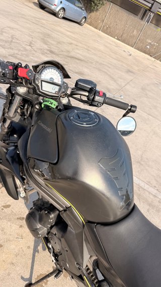 Kawasaki Er6n 2012 Negra y Dorada