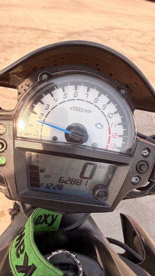 Kawasaki Er6n 2012 Negra y Dorada