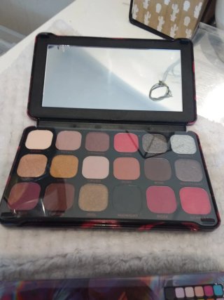 Paletas Revolution Forever Flawless y regalo
