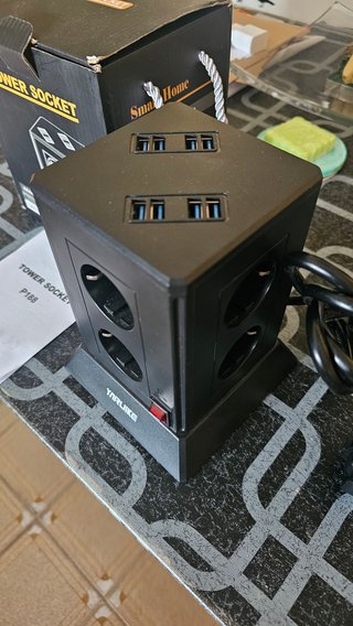 Regleta Vertical Torre Enchufes 8 Tomas y 8 USB C
