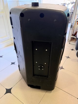 2 Altavoces Behringer 500W Reales