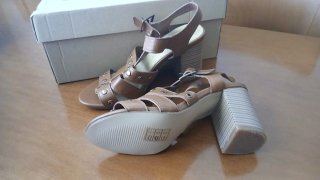 Sandalias de tacón marrones