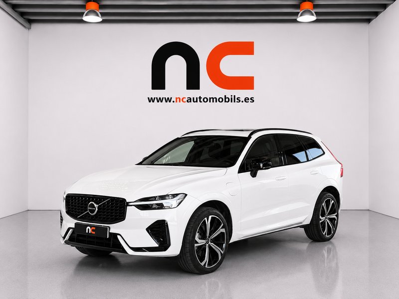 Volvo XC60 2022 - foto 1