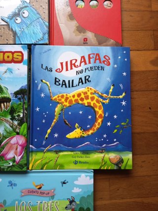 Libros niños troquelados . Dinosaurios, monstruos.