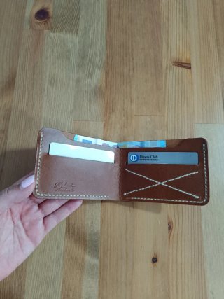 Billetero tarjetero de cuero marrón