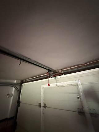 Instalación Motor puerta garaje elevadora