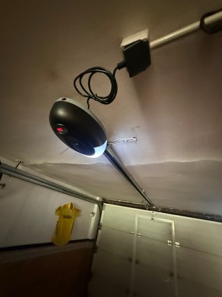 Instalación Motor puerta garaje elevadora