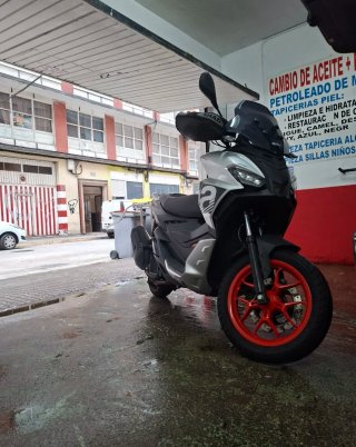 Aprilia SR GT 125 2024