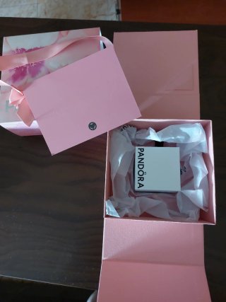 Caja Pandora con lazo rosa