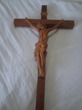 Crucifijo de madera
