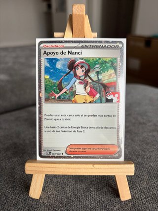 Apoyo de Nanci con sello de Entrenador TCG Pokémon