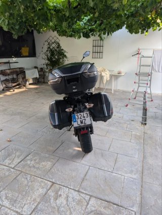 Kawasaki Versys 650 GT Negra