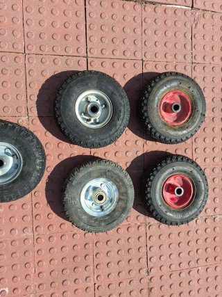 Juego de 5 ruedas con llanta metálica de 3.00-4