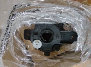 Faro Antiniebla Nissan  TYC 19-5719001