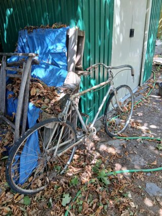 Bicicleta antigua para restaurar