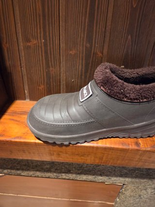 Botas de agua marrones