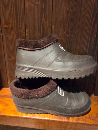 Botas de agua marrones