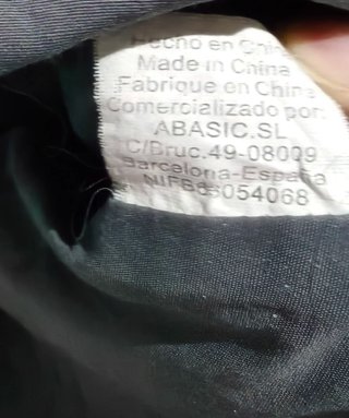 Abrigo estampado con capucha