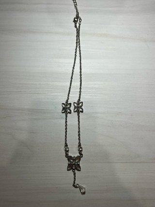 Conjunto collar y pendientes mariposa