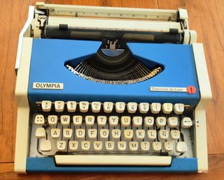 Máquina de escribir Olympia Traveller de Luxe
