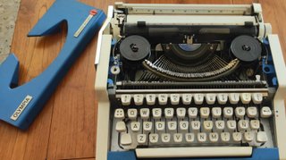 Máquina de escribir Olympia Traveller de Luxe
