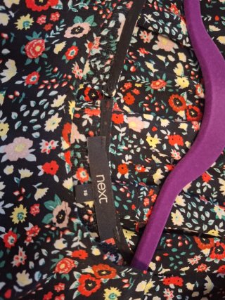 Vestido floral negro  talla 48