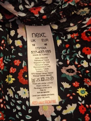 Vestido floral negro  talla 48