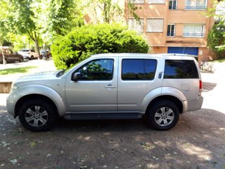 Nissan Pathfinder 2.5 dCi 174 CV 4x4 · 7 plazas