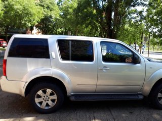 Nissan Pathfinder 2.5 dCi 174 CV 4x4 · 7 plazas