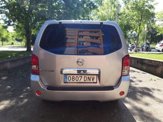 Nissan Pathfinder 2.5 dCi 174 CV 4x4 · 7 plazas