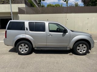 Nissan Pathfinder 2.5 dCi 174 CV 4x4 · 7 plazas