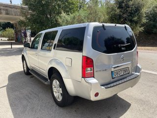 Nissan Pathfinder 2.5 dCi 174 CV 4x4 · 7 plazas