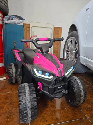 Quad infantil niña rosa y negro