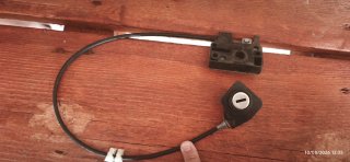Cerradura y Cable Asiento BMW F900XR