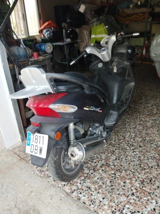 Moto Scooter Negra