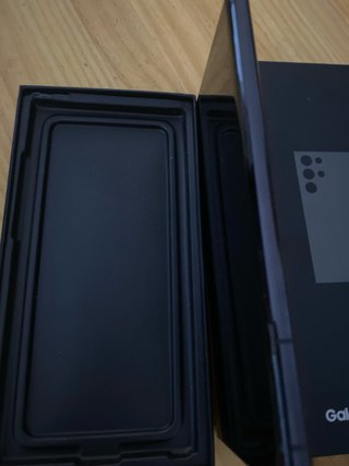 Samsung Galaxy S22 Ultra Negro/ Lila