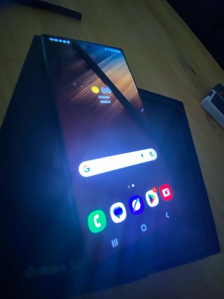 Samsung Galaxy S22 Ultra Negro/ Lila