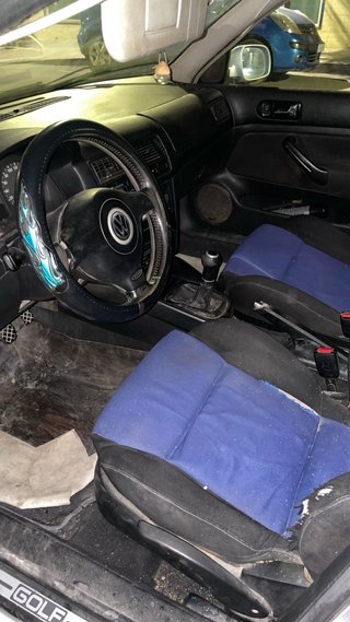 Volkswagen Golf 2000