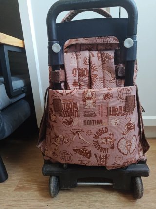 GRATIS - Mochila con ruedas Jurassic World - para