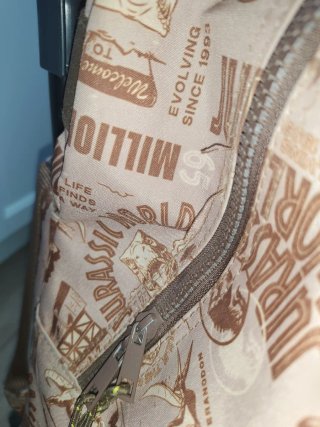 GRATIS - Mochila con ruedas Jurassic World - para