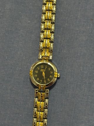 Reloj Adidas Dorado y Negro